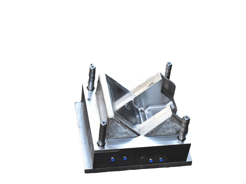 Corps pour moule de raccord de tuyau de drainage de sol