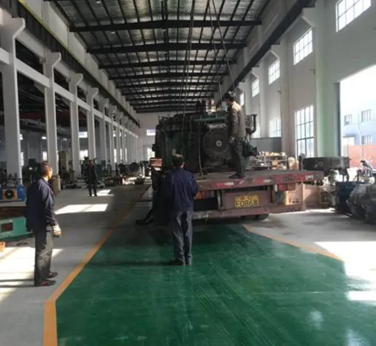 Large vertical mill maintenance