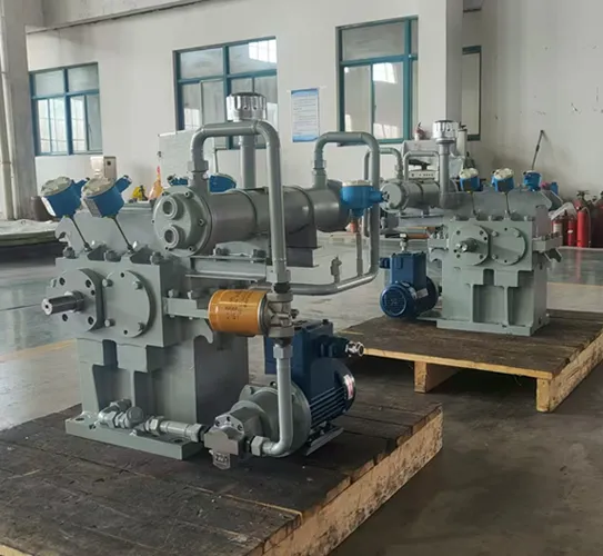 High speed gearbox with built-in lubrication and cooling system