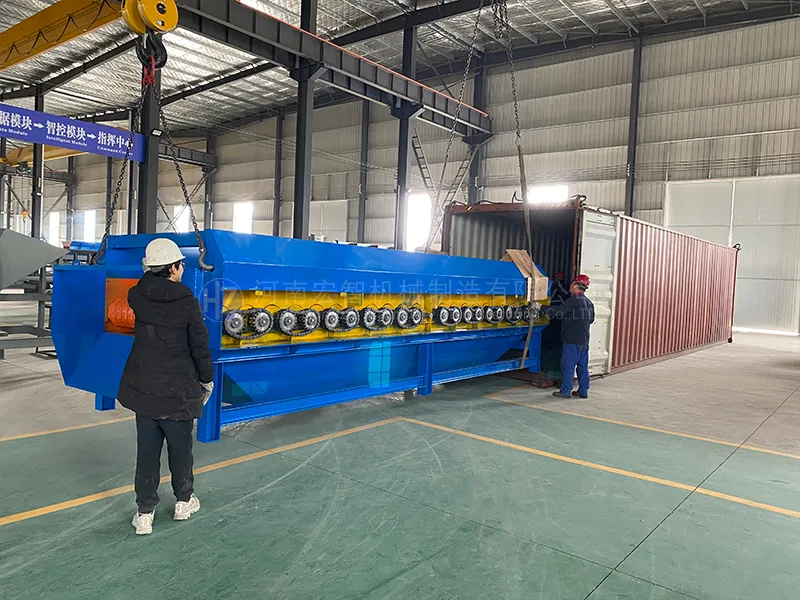 Loading container