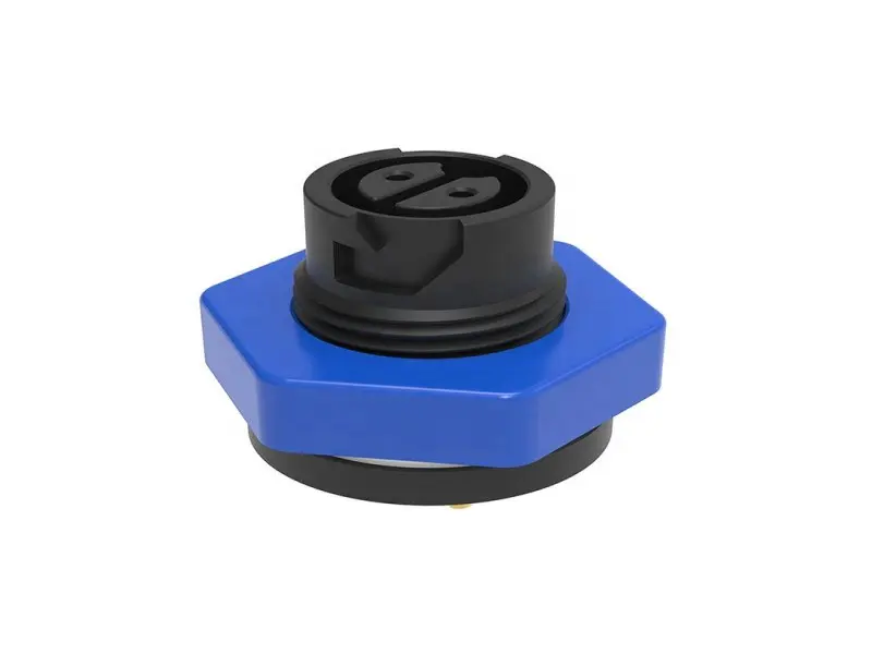 The 4p panel is equipped with an IP67 connector