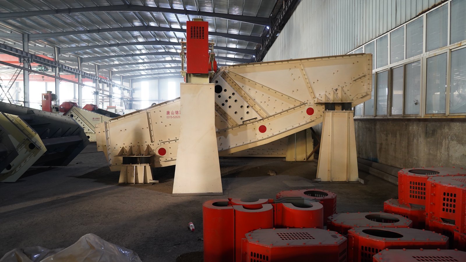 Energy-Efficient SXJ Series Large Banana Screen for Industrial Applications