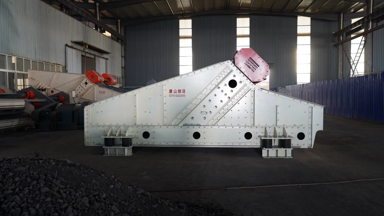 High-Efficiency Linear Dewatering Screen for Industrial Applications