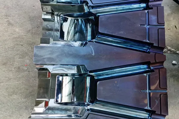 Voltage transformer mold