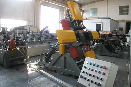 M&aacute;quina de fundici&oacute;n por gravedad de molde met&aacute;lico inclinable hidr&aacute;ulica industrial serie J36