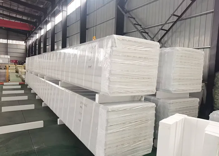 Compression-resistant and heat-insulating aluminum tiles