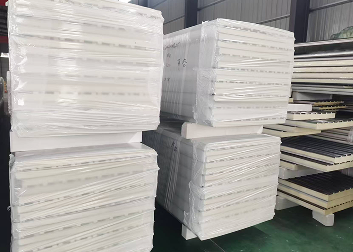 Highly reflective aluminum tiles