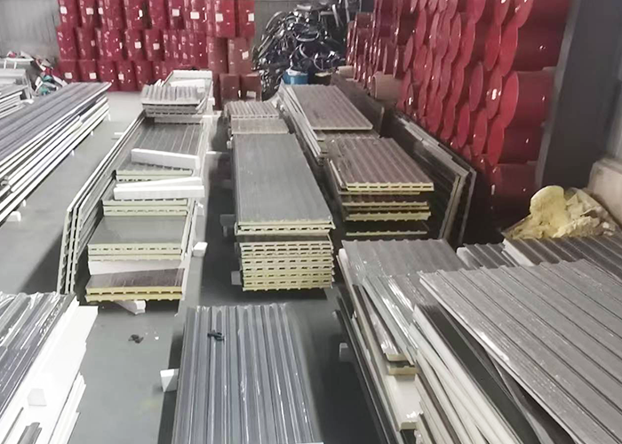 Durable heat-insulating aluminum roofing sheets