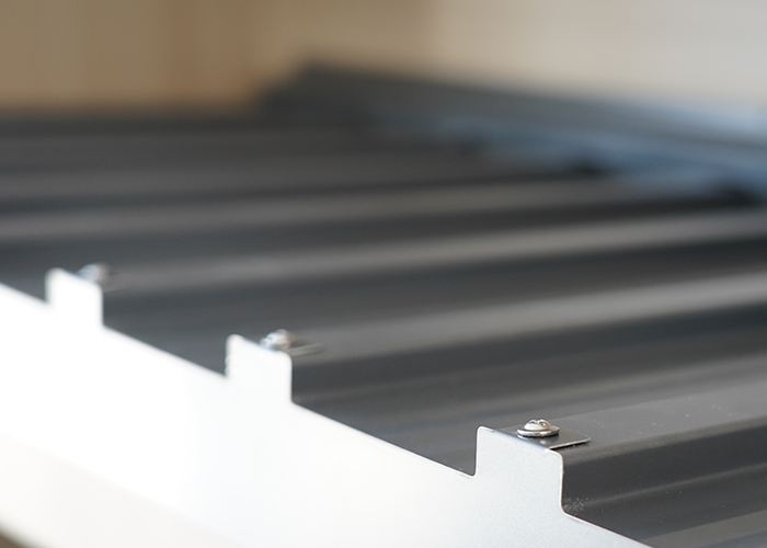 Lightweight insulated aluminum roofing sheets for new construction