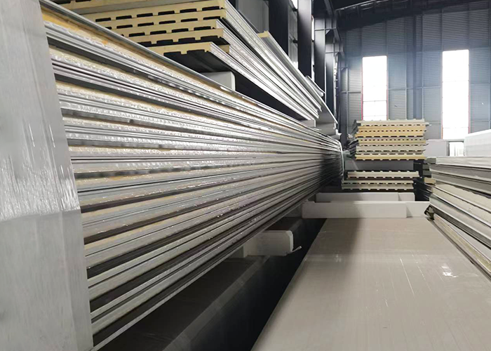 Roof anti-corrosion and thermal insulation aluminum tiles