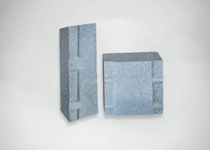 Mullite-silicon Carbide Brick