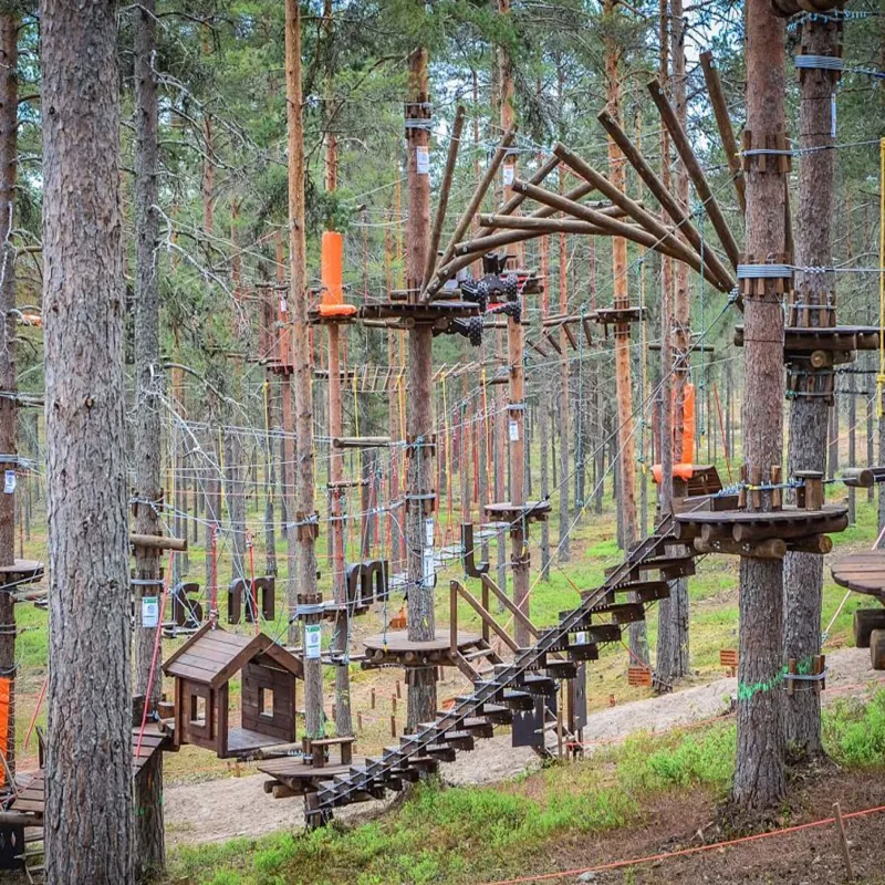 Outdoor Expansion Training Structures for Group Activities