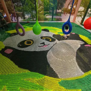 Support Customization of Knotless Net for Outdoor Playgrounds
