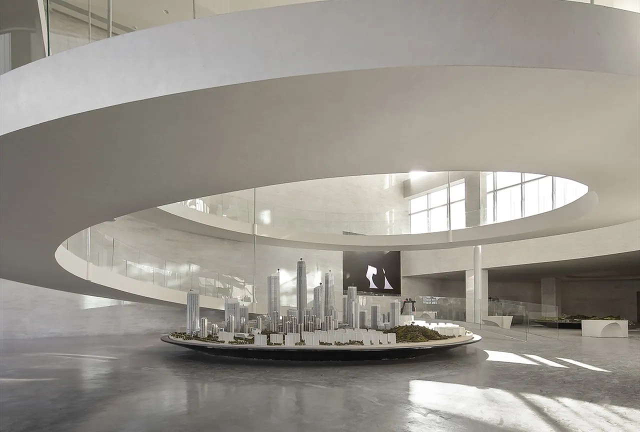 Display Optimization: Custom Architectural Model Stand Design that Perfectly Merges Space and Visual Narrative