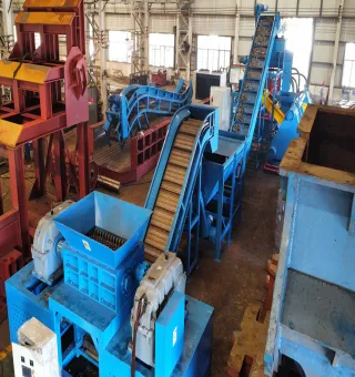 Briquetting machine