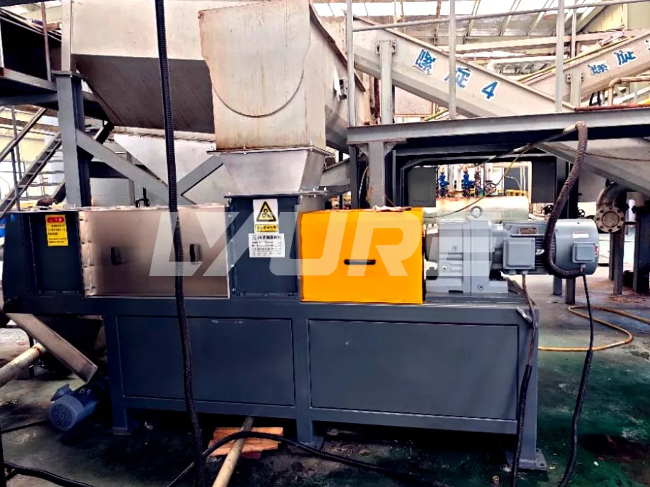 Streamlining Kitchen Waste Processing with Lyure’s DW-D10T Screw Press and WLS-300 Inclined Screw Conveyor in Jiangsu