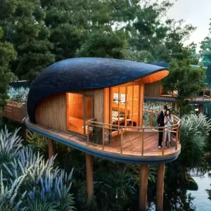 Luxury Aluminum Frame Tree House with Waterproof Glass Wall for Forest Resort Canopy Experience Bathroom or Hotel/Villa Use