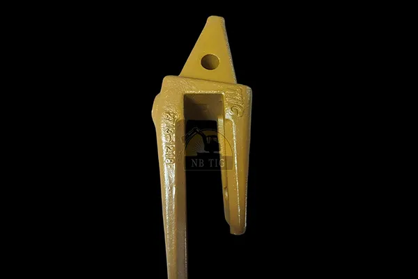 2713-1218 Daewoo /Doosan DH220 Bucket  Teeth Adapter