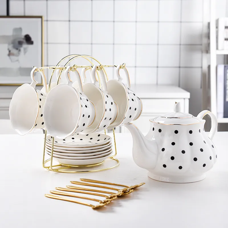 Porcelain Tea Cup and Teapot Set For Luxury Cafe 