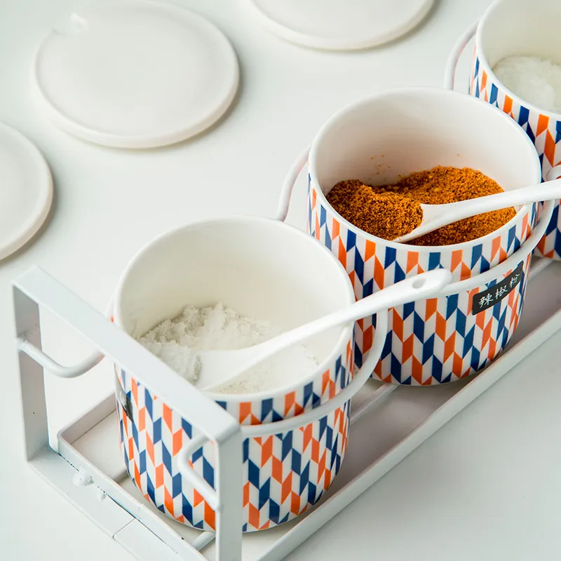 Wholesale Ceramic Spice Container with Spoon Porcelain Spice Tank