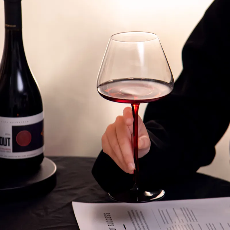 Handcrafted Tempered Glass Wine Glasses with Modern Elegance