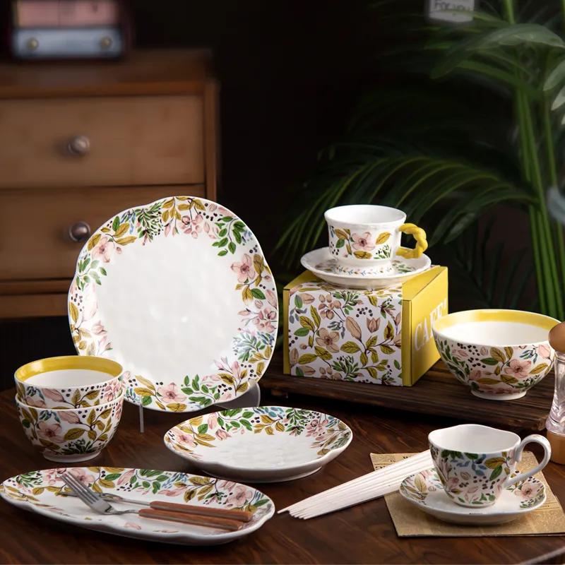Floral Pattern Ceramic Dinnerware Set for Everyday Dining & Elegant Table Styling
