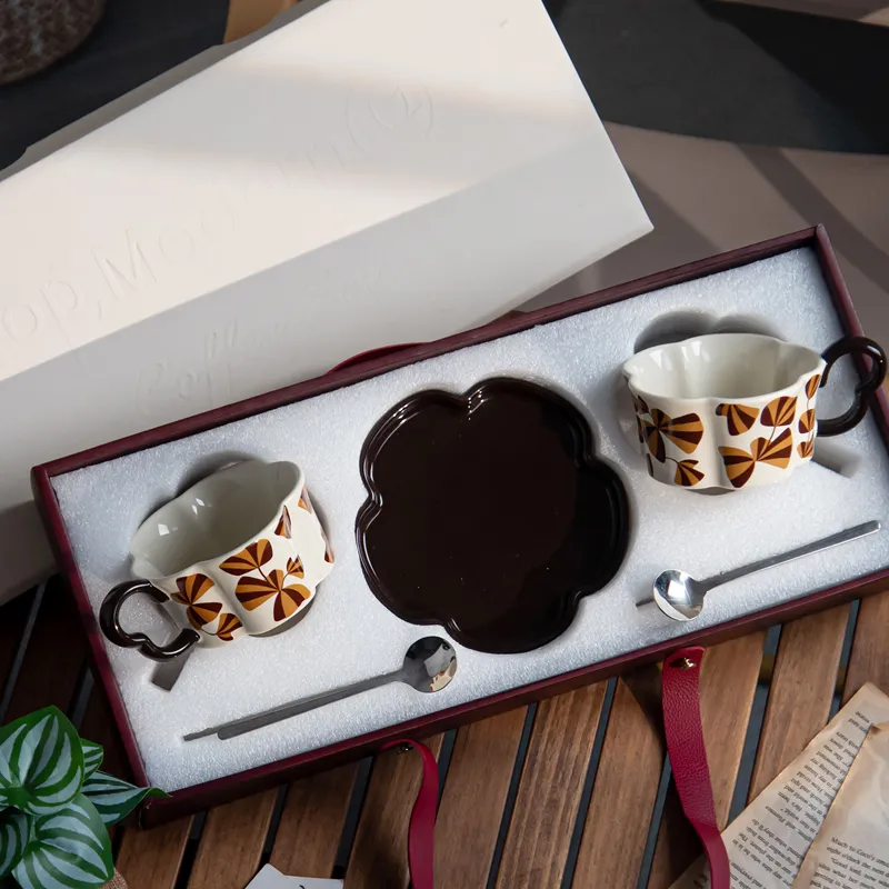 Gift Box Retro Striped Leaf Ceramic Coffee Cup and Saucer