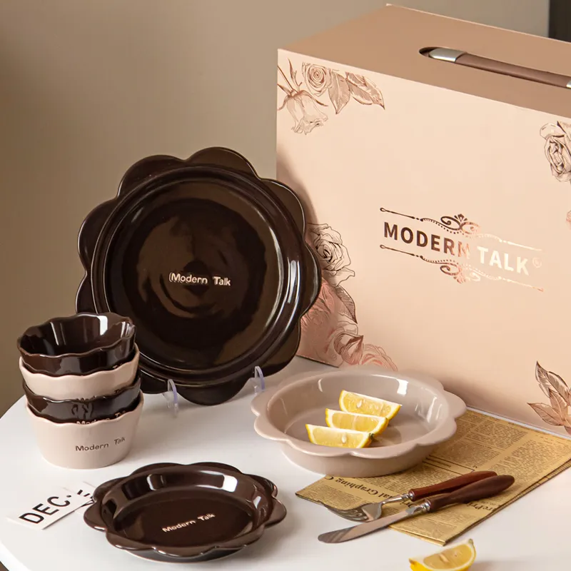 Simple Vintage Style Plates 