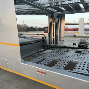 Remolque de transporte de autom&oacute;viles de eje medio para distribuci&oacute;n regional de veh&iacute;culos