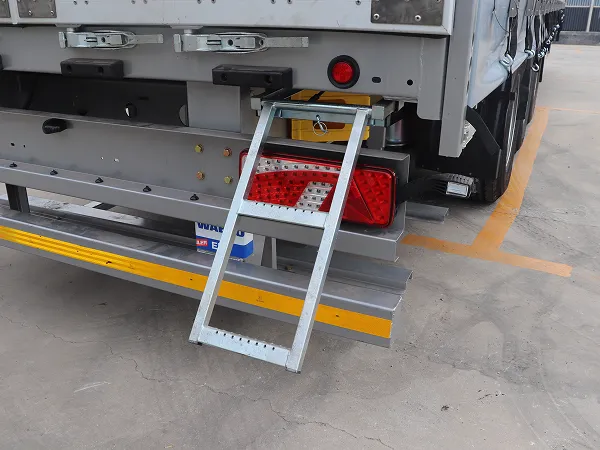 Manual Curtainside Semi-Trailer (Rear Fold Step)
