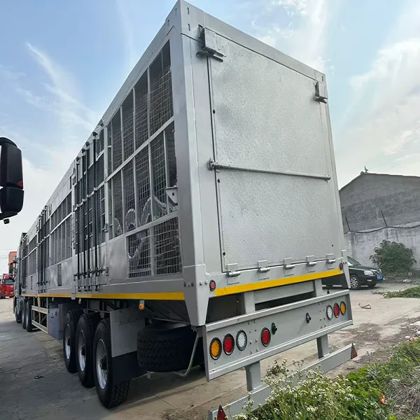 Tri-Axle Aluminum Livestock Semi-Trailer