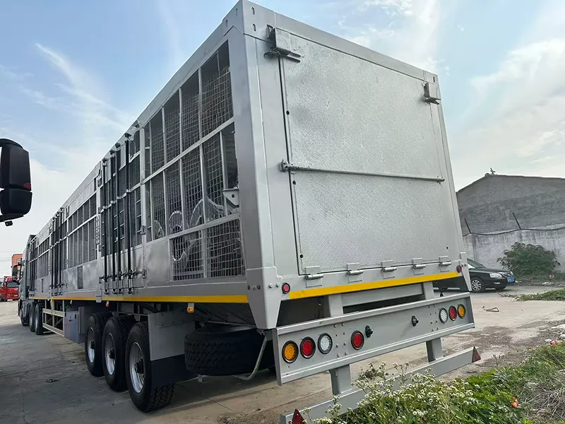 Tri-Axle Aluminum Livestock Semi-Trailer