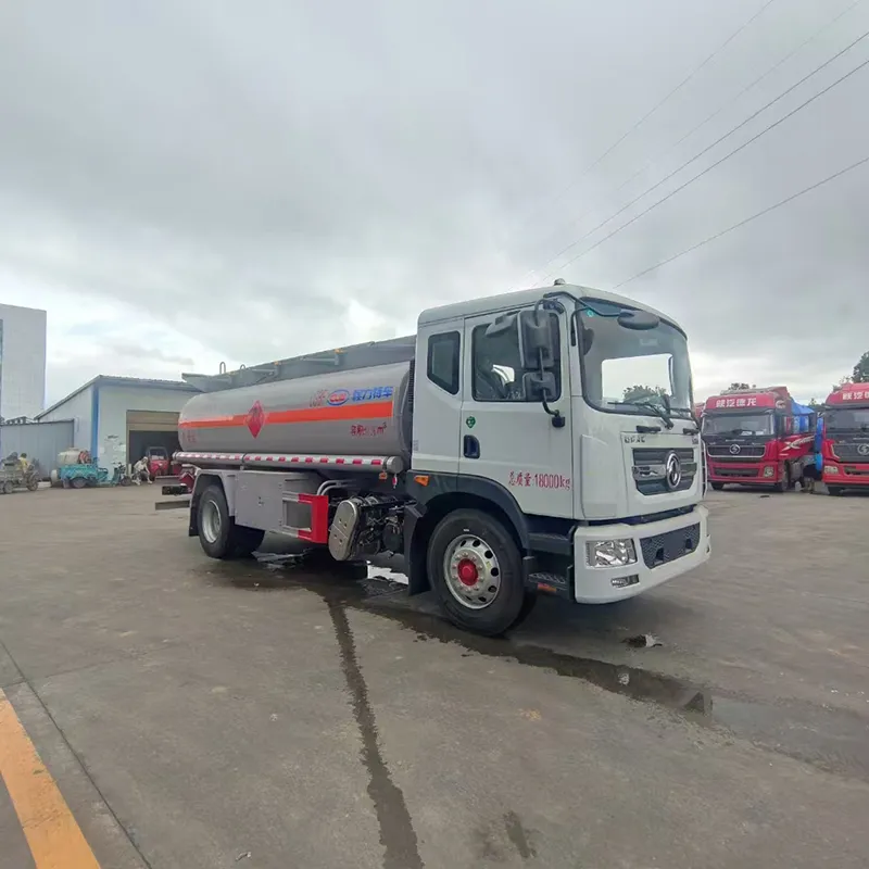 Cami&oacute;n cisterna de combustible Dongfeng D9 de 13.000 litros