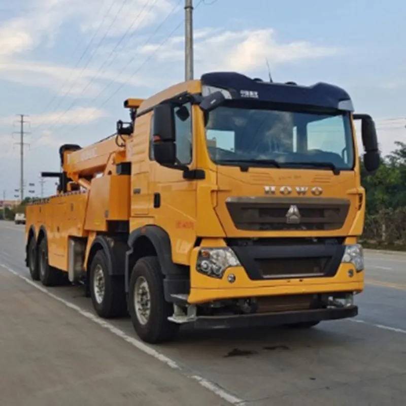 Towing combined wrecker truck