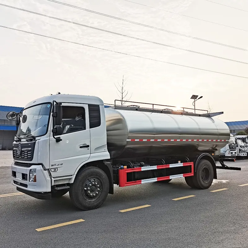 Dongfeng 13 cubic milk tanker