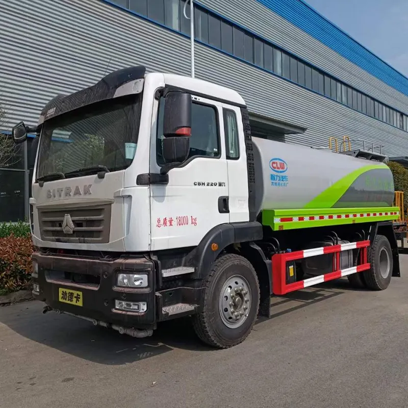 SINOTRUK Sitrak 13.6m&sup3; Green Sprinkler Truck