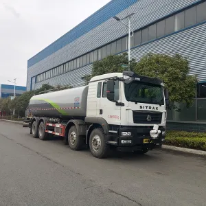 Cami&oacute;n aspersor ecol&oacute;gico Sinotruk serie 8 &times; 4 de 25,08 m&sup3;