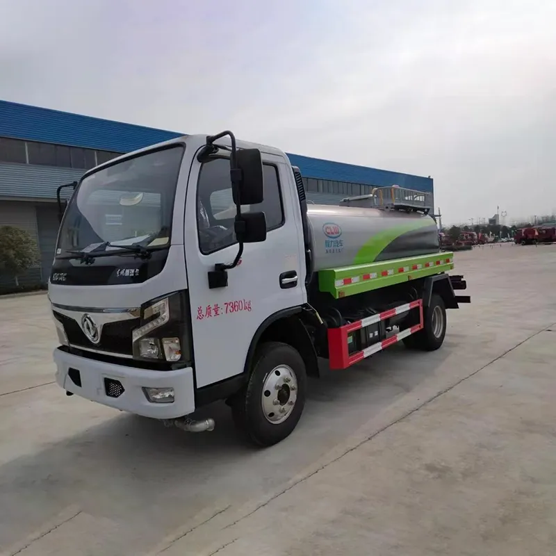Chengli D6.F6 Series 4.84m&sup3; Water Sprinkler Truck