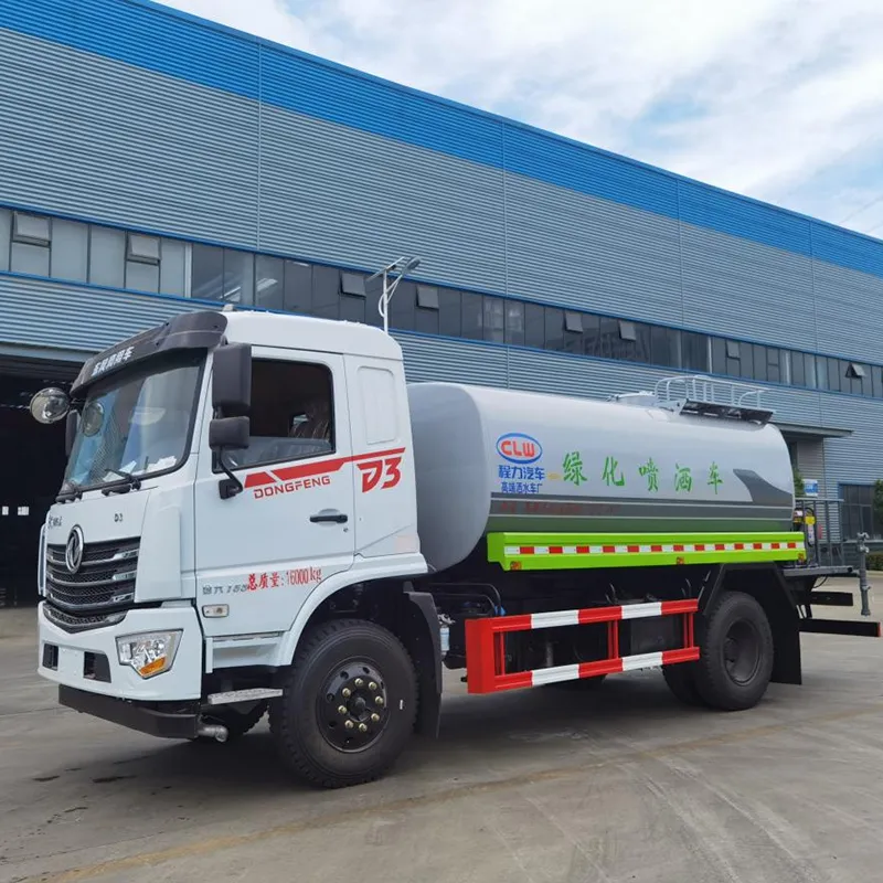 Dongfeng 11,900L Green Sprinkler Truck