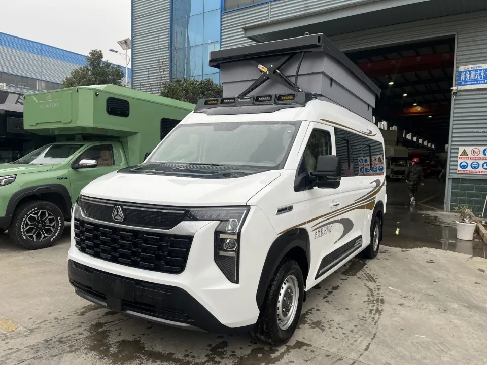 Sinotruk Pioneer Officer CaravanSinotruk Pioneer Officer Caravan