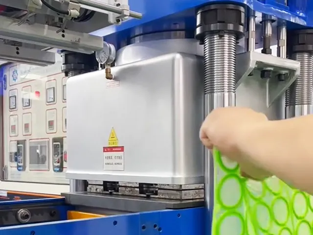 &iquest;Adi&oacute;s a la escasez de mano de obra y las fluctuaciones de calidad? &iquest;Son los dispositivos de automatizaci&oacute;n de caucho la soluci&oacute;n definitiva?