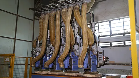 Production process of electric guitar