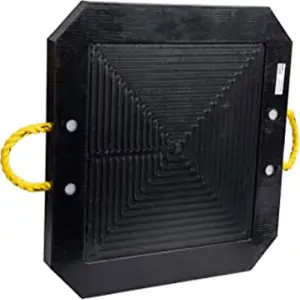 Wear-resistant and pressure-resistant polyethylene crane outrigger pads