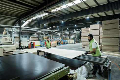 plywood hot pressing