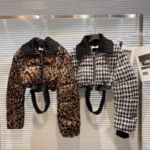 Women's Quilted Crop Puffer Jacket Leopard Plaid Print Cropped Bomber Coat Y2K Streetwear Outerwear（N0005-0008）