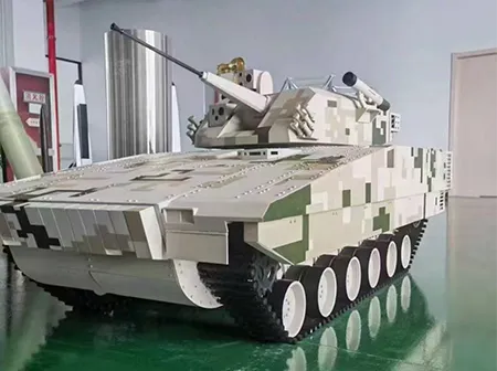 The exhibition displays 3D printed tank models