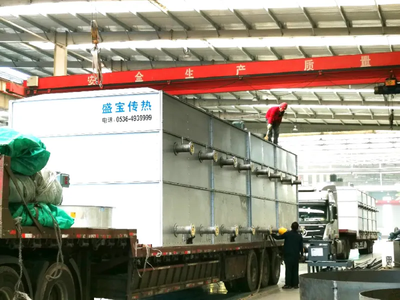 Counter-flow closed cooling tower