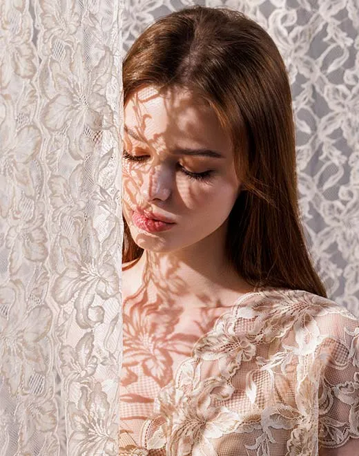 Tela de encaje de bordado de lujo para vestir y ropa interior