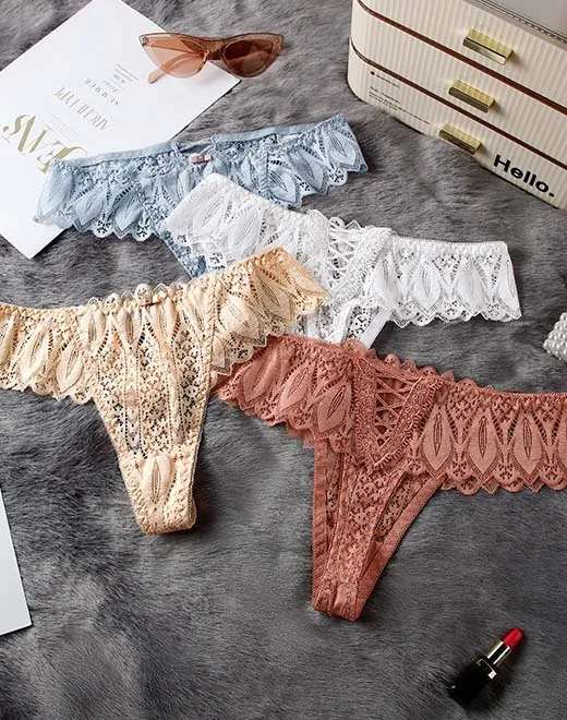 Panteras delicadas de encaje de cintura alta de mujeres delicadas