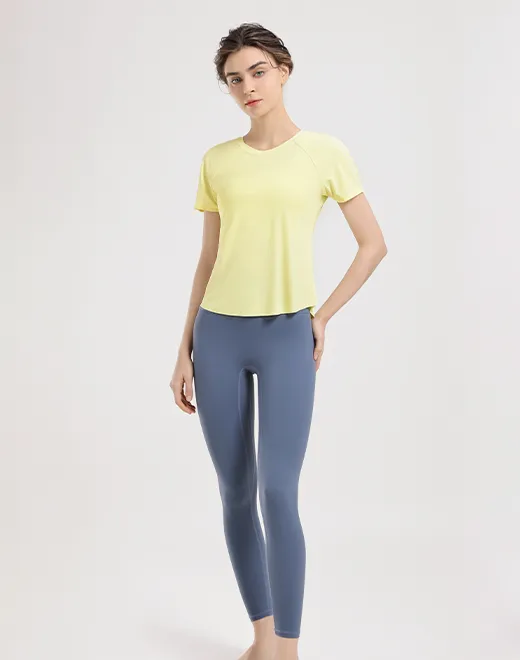 Slim-fit short sleeve workout top